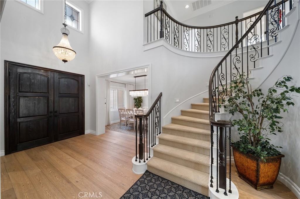 2583 N Skytop Court