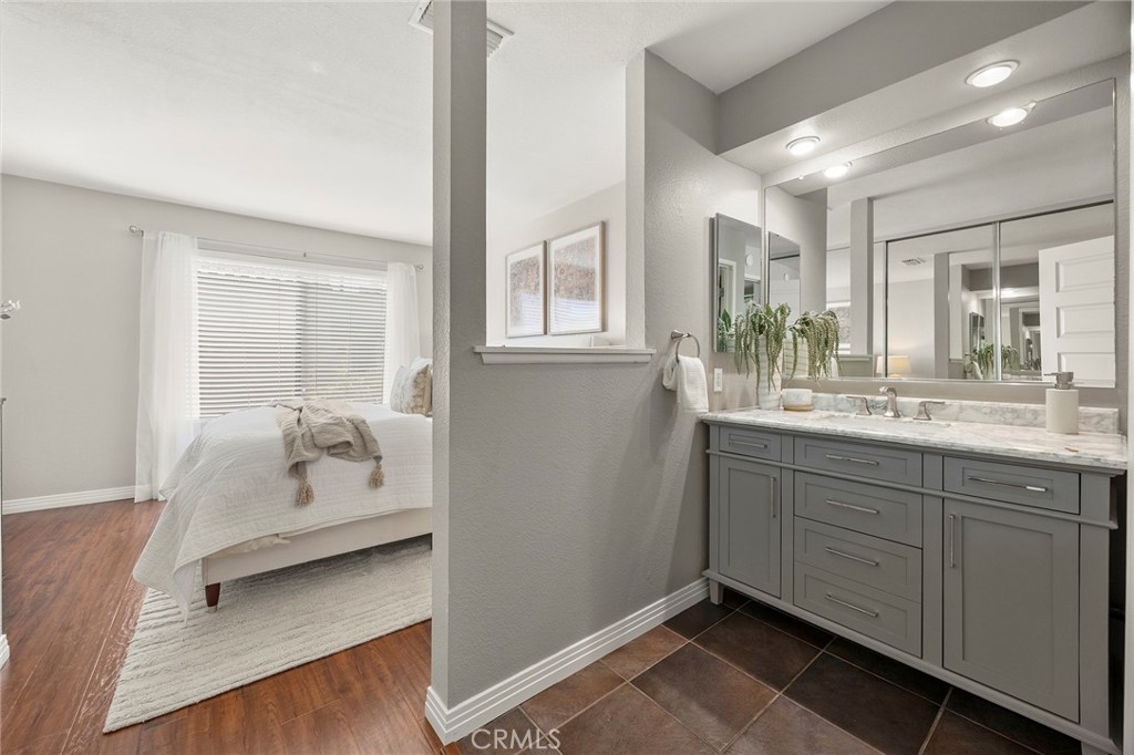 Via Valencia (VIAV) - Residential