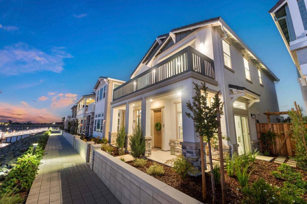 854 Freeboard Court
