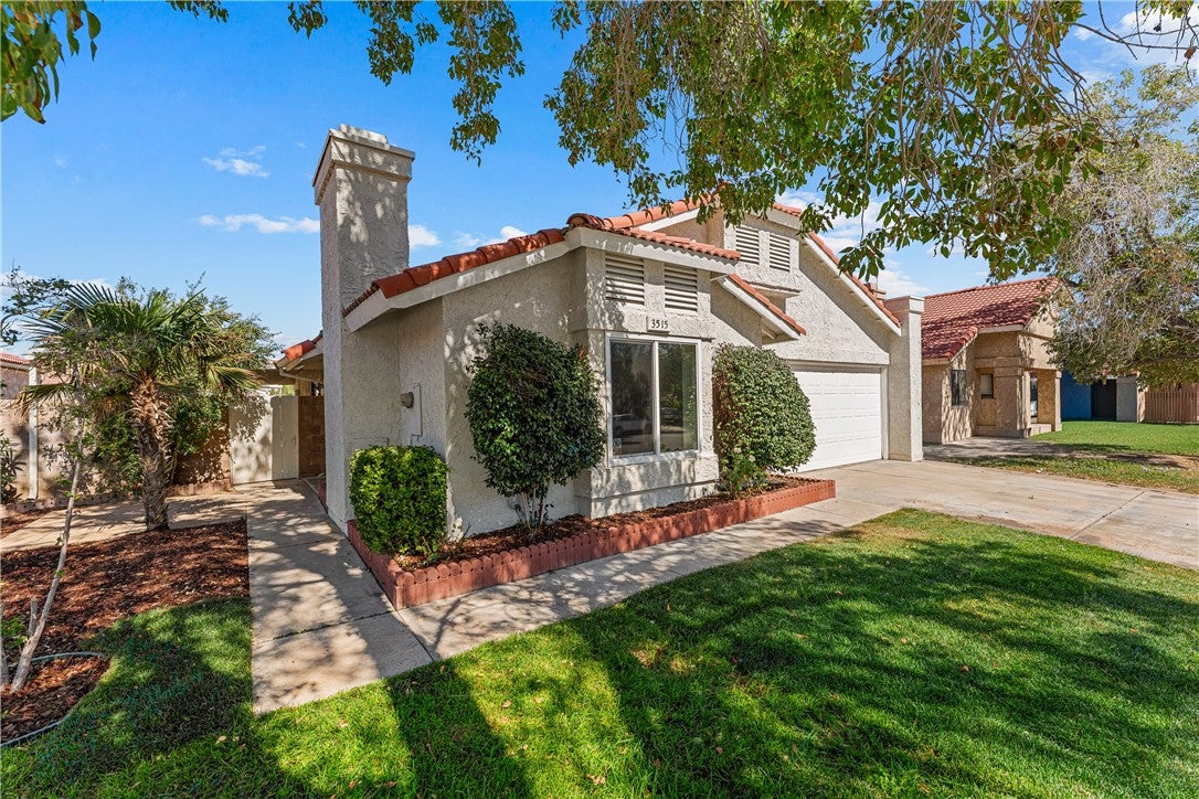 3515 E Avenue R12