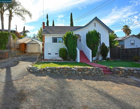 Photo of 1035 Palm Ave AVE, Martinez, CA 94553 (MLS # 41148210)