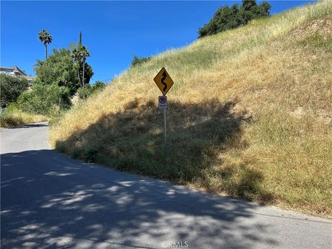 Photo of 4718 Galendo St, Woodland Hills, CA 91364 (MLS # SR26058241)