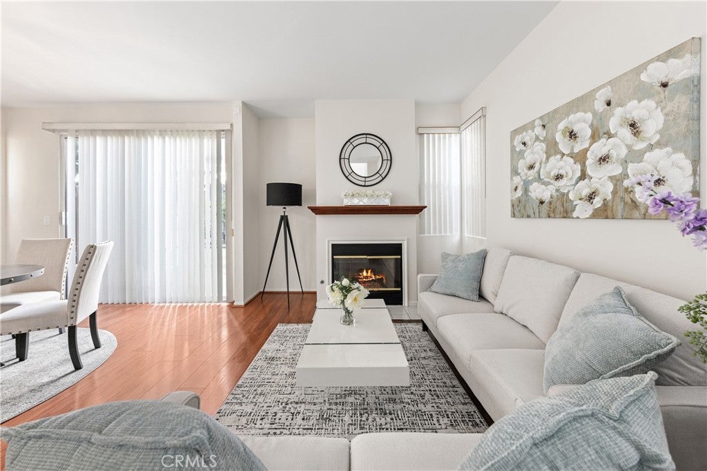 1232 Mission Pl
