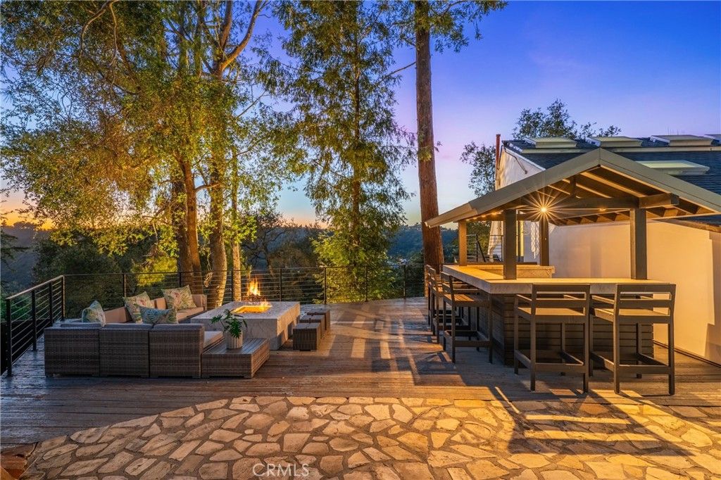 Photo of 9653 Oak Pass Rd Rd, Beverly Hills, CA 90210 (MLS # TR26047482)