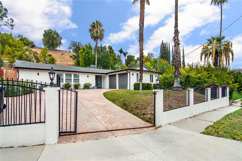 5720 Comanche Avenue