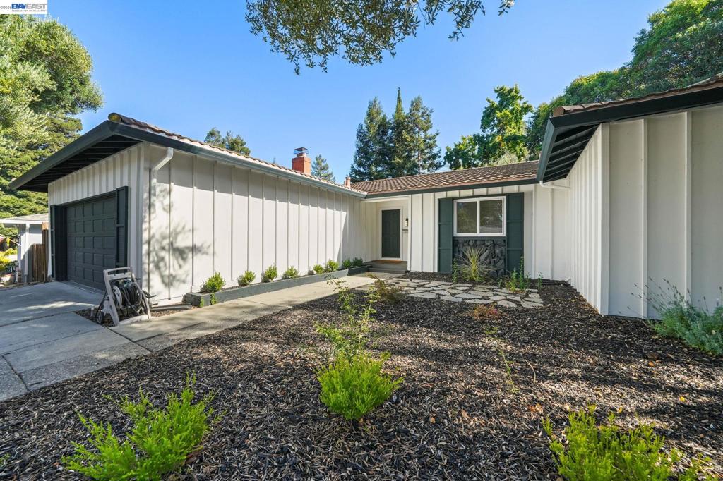 2785 Canyon Creek Dr