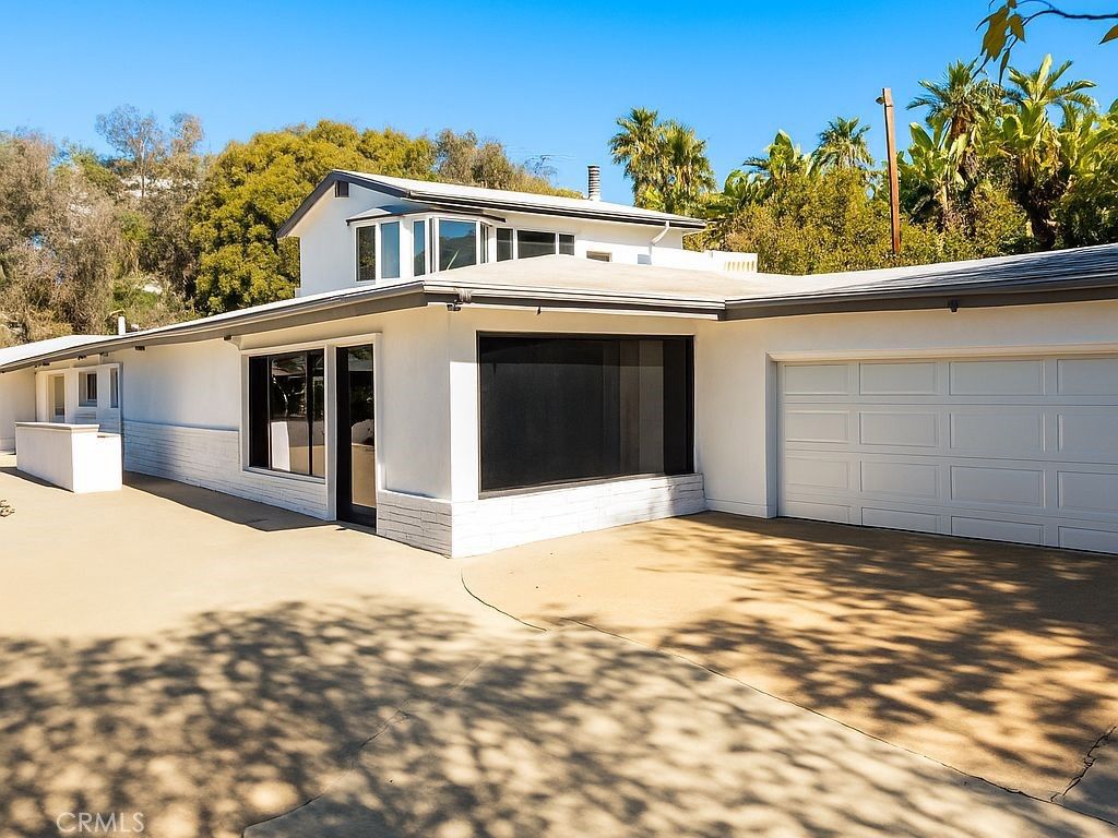 Photo of 27473 Pacific Coast, Malibu, CA 90265 (MLS # PW25249693)
