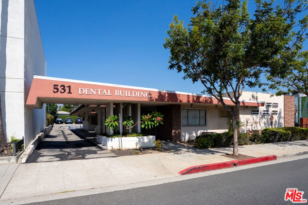 531 W Las Tunas Drive