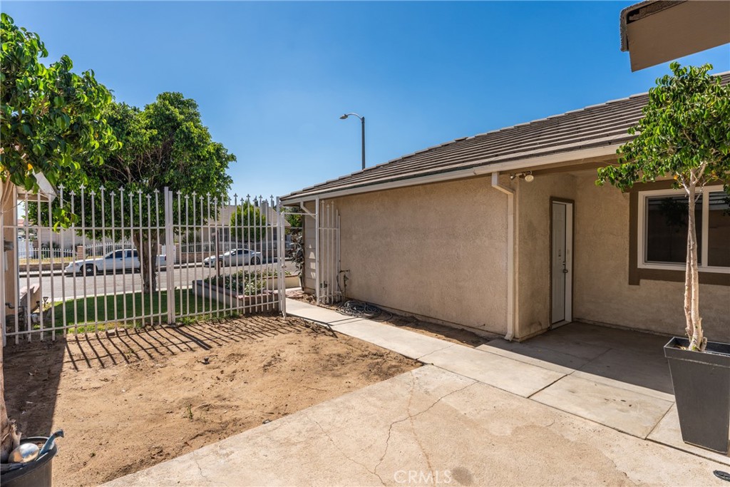 1290 N Coral Tree Road