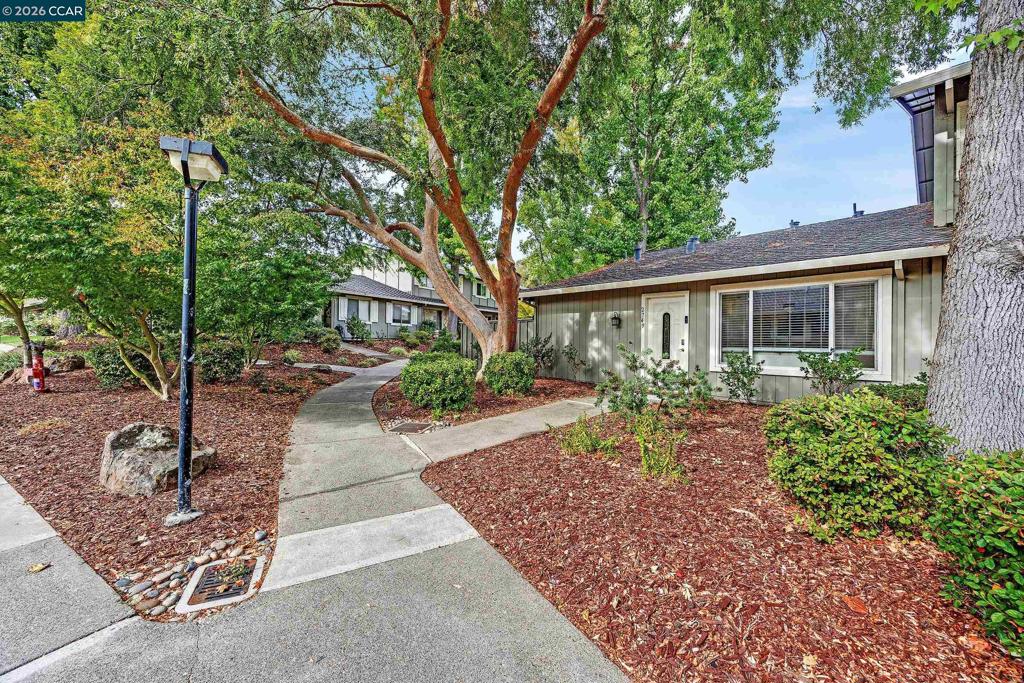 2749 Fountainhead Dr