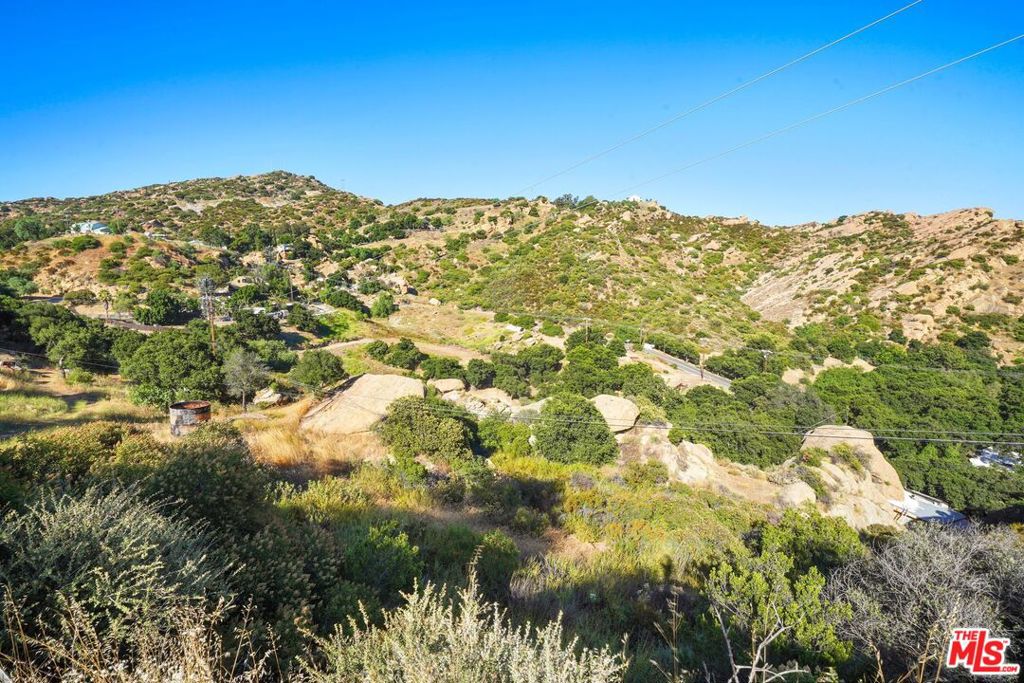Properties 585 Box Canyon