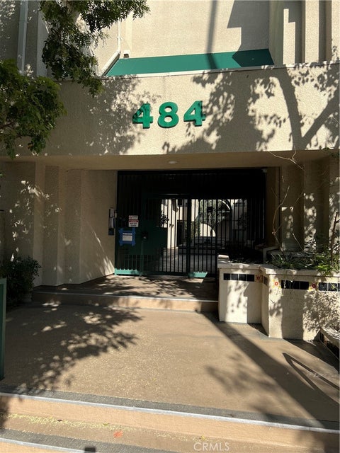 Photo of 484 S Euclid AVE, Pasadena, CA 91101 (MLS # AR26195991)