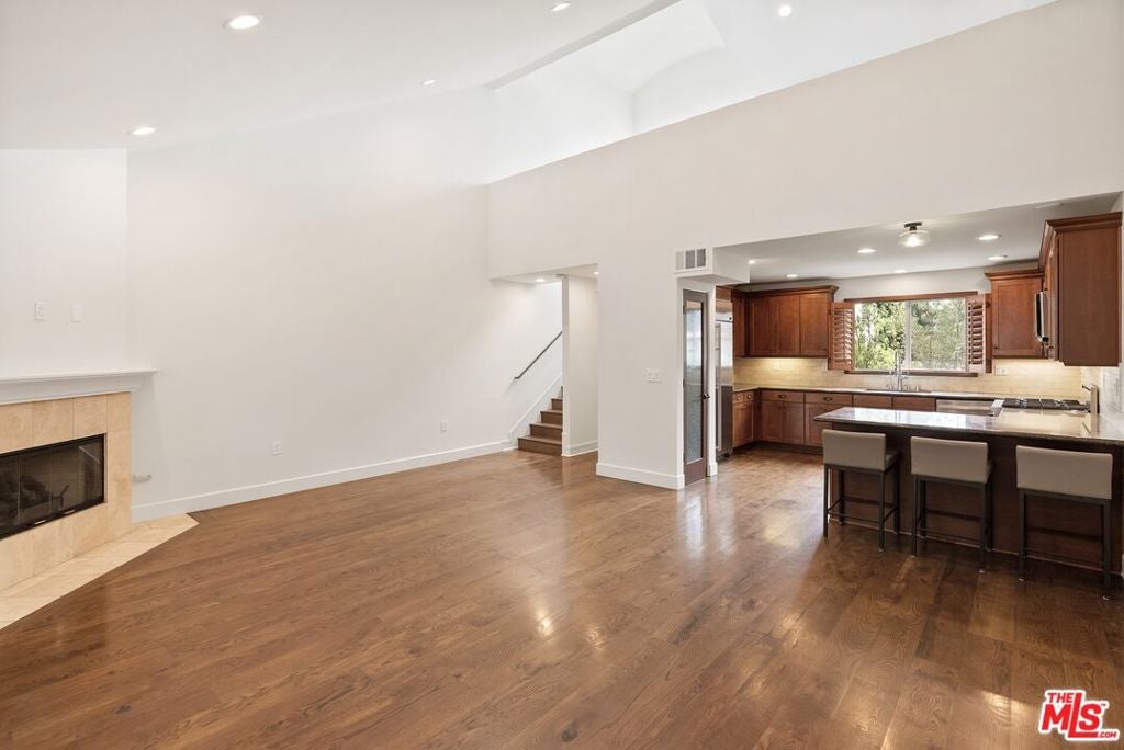 3965 Moore Street 104, Los Angeles CA 90066