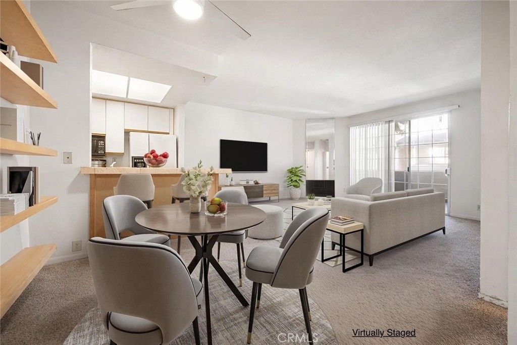 Photo of 5620 Yolanda Avenue #111, Tarzana, CA 91356 (MLS # SR26071109)