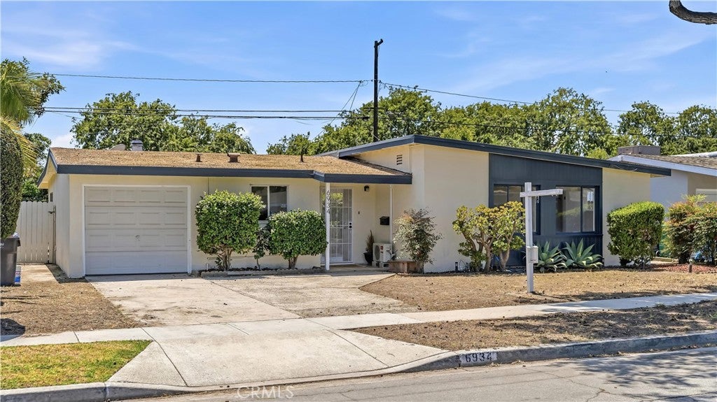 6934 E Espanita St