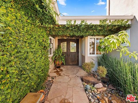 Photo of 6009 Maury Avenue, Woodland Hills, CA 91367 (MLS # SR25251177) Photo of 6009 Maury Avenue, Woodland Hills, CA 91367 (MLS # SR25251177)