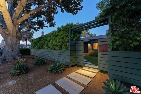 2852 Burkshire Avenue Los Angeles CA 90064