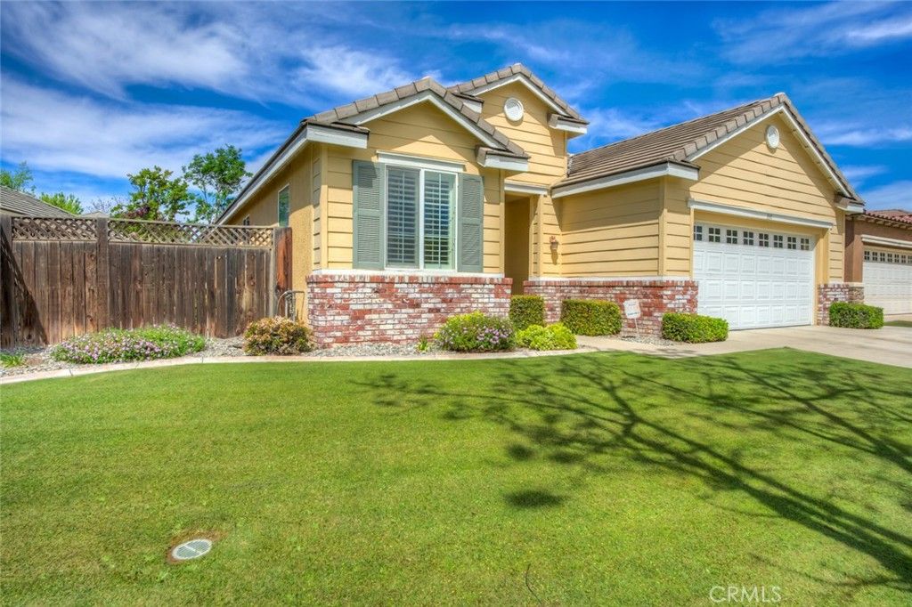 Photo of 331 Hollyhill Drive, Bakersfield, CA 93312 (MLS # PI26064968)