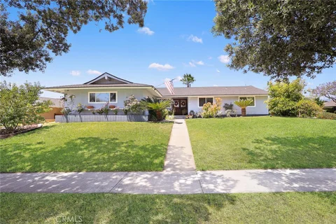 1629 Sumner Avenue, Claremont, CA 91711 - MLS#: CV26110807