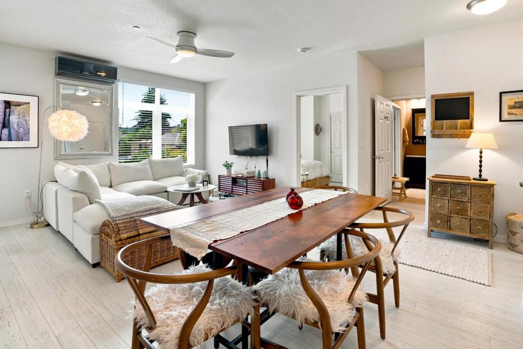 1111 Ocean Street 204