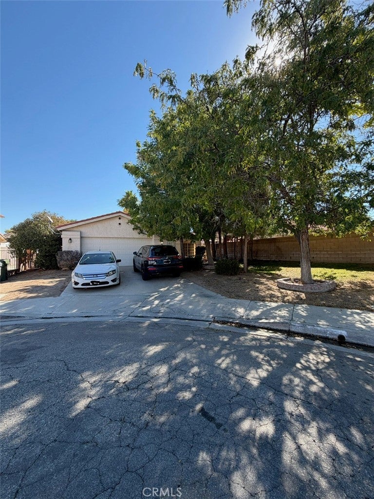 Photo of 44114 Radcliff Court, Lancaster, CA 93536 (MLS # SR26217280)