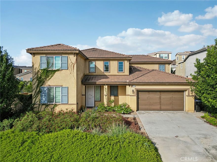 Beautiful 4 bed, 3.5 bath Jurupa Hills home offers great curb appeal with 2,959 sqft of living space and sitting on a 8,276 sqft lot! The interior features an  open and spacious floor plan with recessed lights, vinyl flooring in the main living spaces, and an abundance of natural light throughout. The huge living room flows into the dining area and the gorgeous kitchen with large center island, granite countertops, wood cabinetry and a pantry. A main floor bedroom, full size bathroom, and a half bathroom complete the main floor. Upstairs you will find a huge bonus loft or 5th bedroom option as well as the primary suite with private ensuite featuring a soaking tub and a separate shower, as well as a walk-in closet. There is also a 2nd floor, full-size, hall bathroom for the 2 secondary bedrooms to share, and a large laundry room with extra storage space. Relax and entertain in the lush backyard with covered patio, and this home also has an attached 3-Car Garage. Conveniently located not far from shopping, dining, Oak Quarry Golf Club, trails, and the 60 Fwy, schedule your tour today!  ****(All the the furniture is for sale in the house.)****