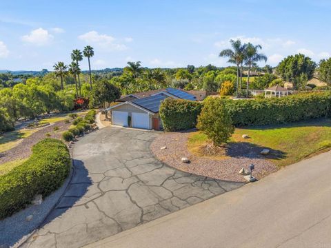 Photo of 929 Pepper Tree Lane, Fallbrook, CA 92028 (MLS # NDP2601707)