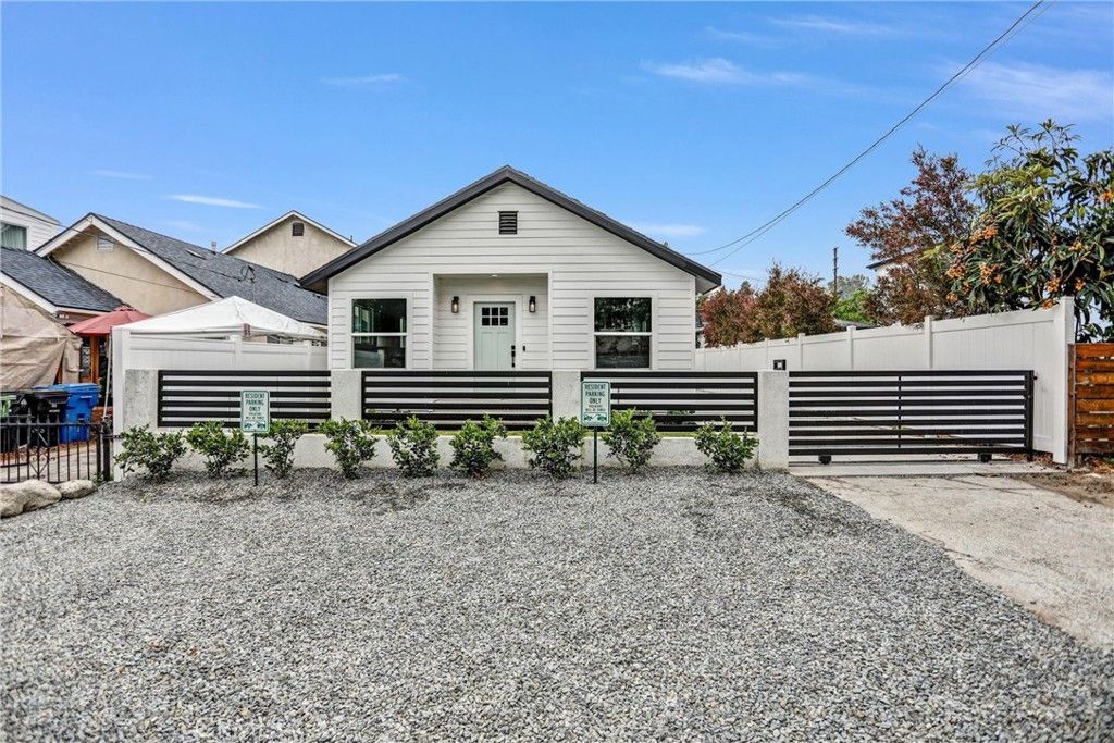 Photo of 723 Chestnut Avenue, Los Angeles, CA 90042 (MLS # AR26031529)