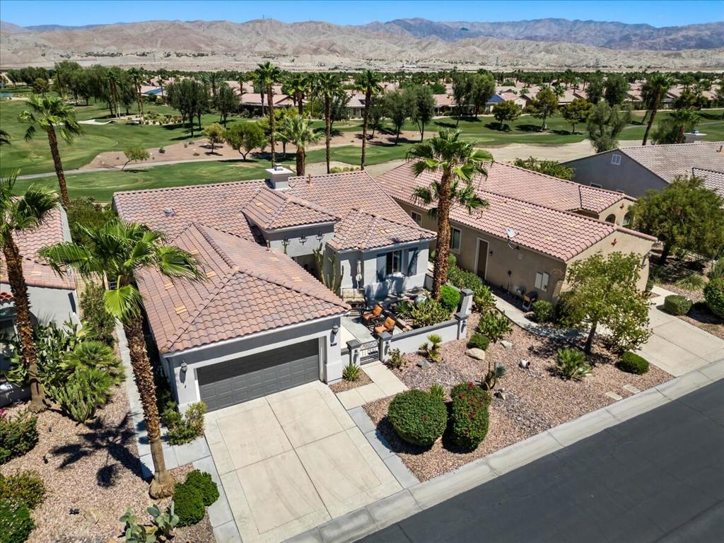 81048 Avenida Lorena