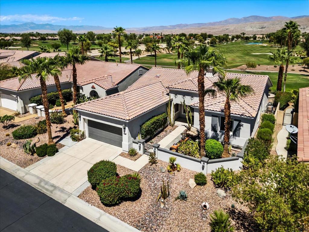 81048 Avenida Lorena
