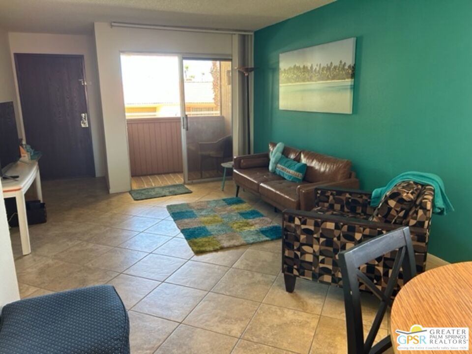 510 N Villa Court 200