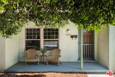 Photo of 10251 Odell Avenue, Sunland, CA 91040 (MLS # 26832261)
