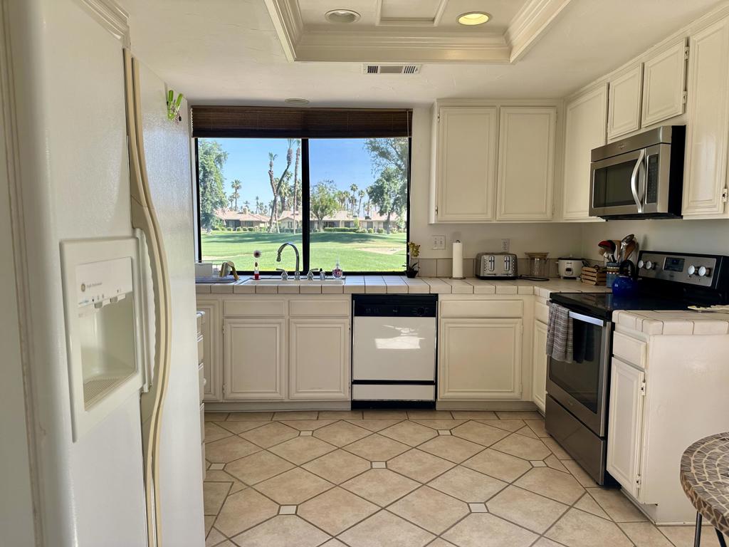432 S Sierra Madre