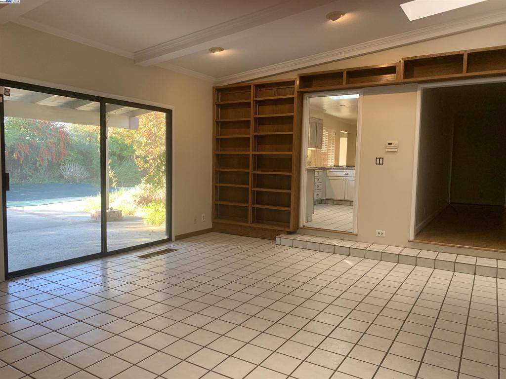 LINCOLN VILLAGE - Residential