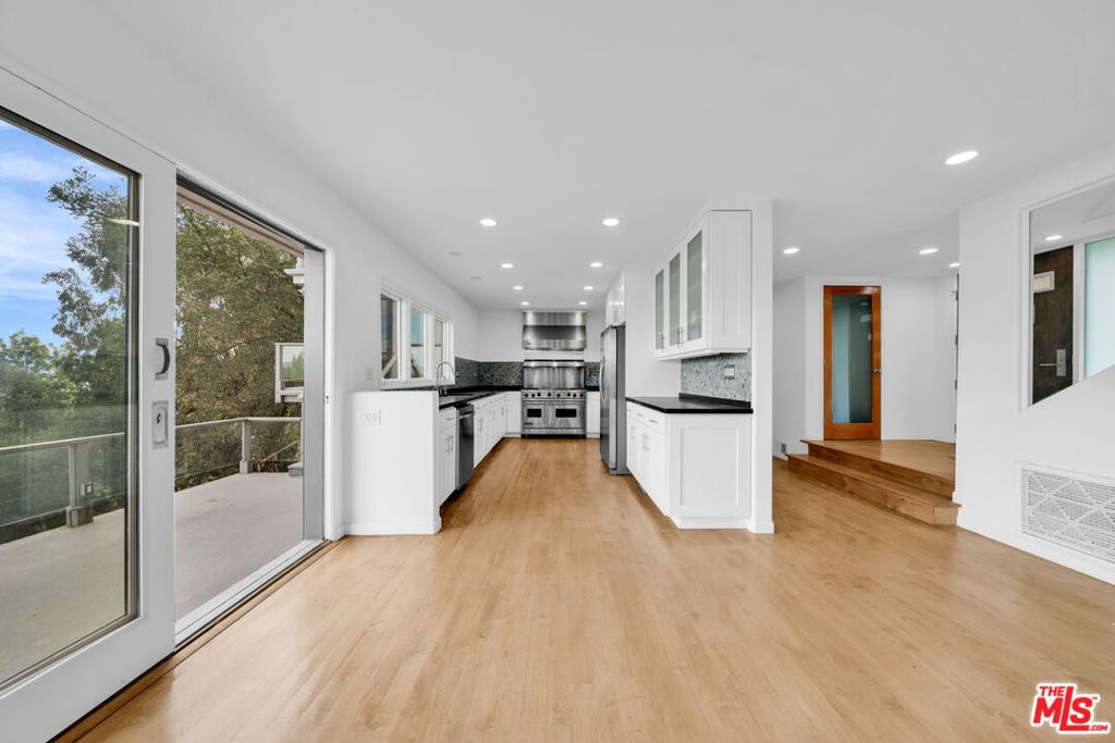 15263 Mulholland Drive