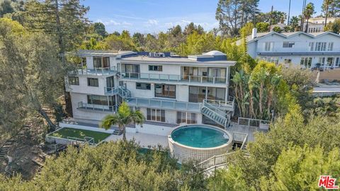 Photo of 15263 Mulholland Drive, Los Angeles, CA 90077 (MLS # 26644623)