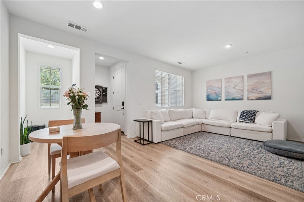 2818 E Berry Loop Privado 66
