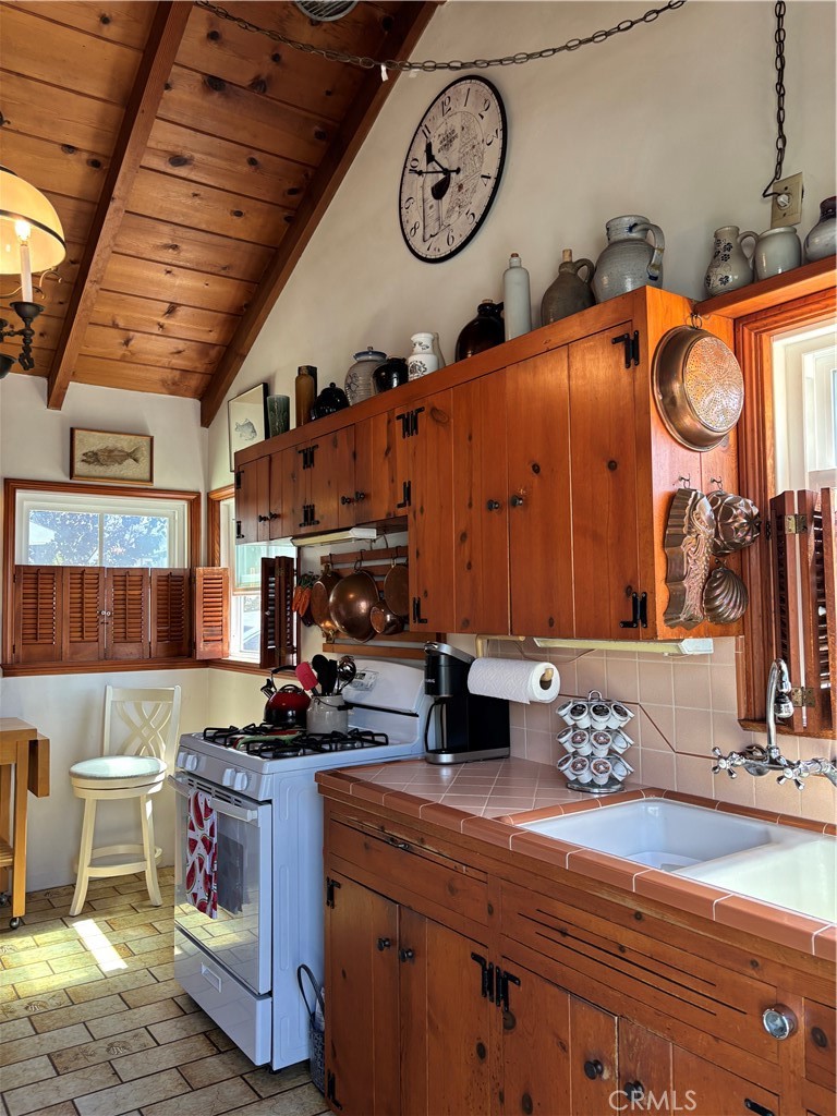 154 W Avenida Alessandro