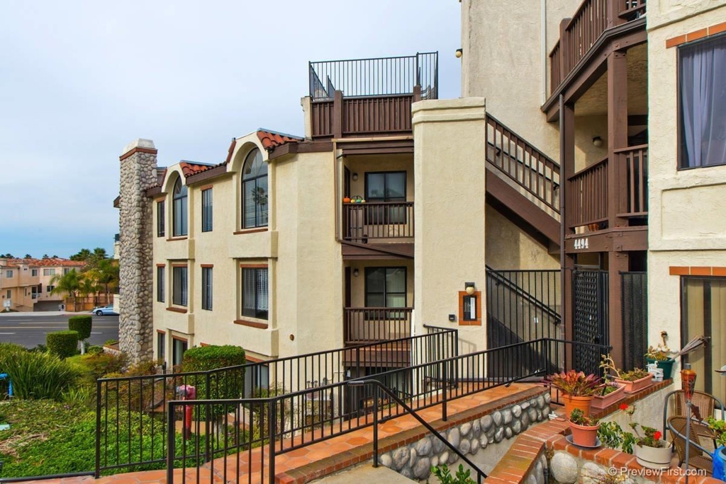 Feel the cool ocean breezes! Bike or stroll to the beaches! This lovely, move-in ready 2br/2ba condo features a nice & open floor plan, private patio, Sea World firework & gorgeous sunset views, formal LR w/fireplace, formal DR, in-suite washer/dryer, master retreat with more views, 1 assigned underground parking spaces, pet friendly - gated community, close proximity to grocery stores & restaurants, YMCA, bay & ocean plus easy freeway access. Neighborhoods: Ocean Beach Complex Features: , Equipment: Dryer, Range/Oven, Washer Other Fees: 0 Sewer: Sewer Connected Topography: LL