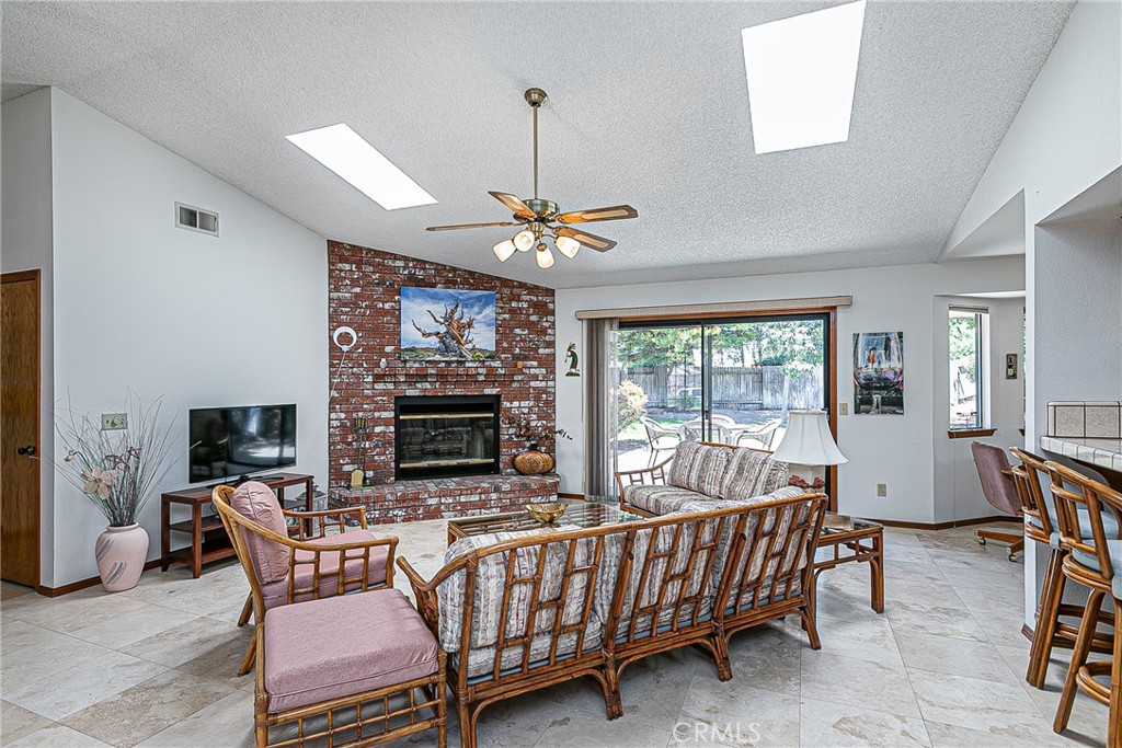 855 Sunshine Court
