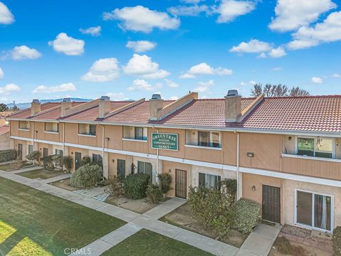 Photo of 16465 Green Tree Blvd, Victorville, CA 92395 (MLS # IV26012523)