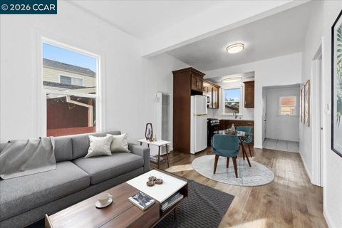 Photo of 333 Chanslor Ave, Richmond, CA 94801 (MLS # 41123392)