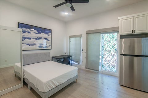 Photo of 1419 S Curson Avenue #B, Los Angeles, CA 90019 (MLS # SR26205653)