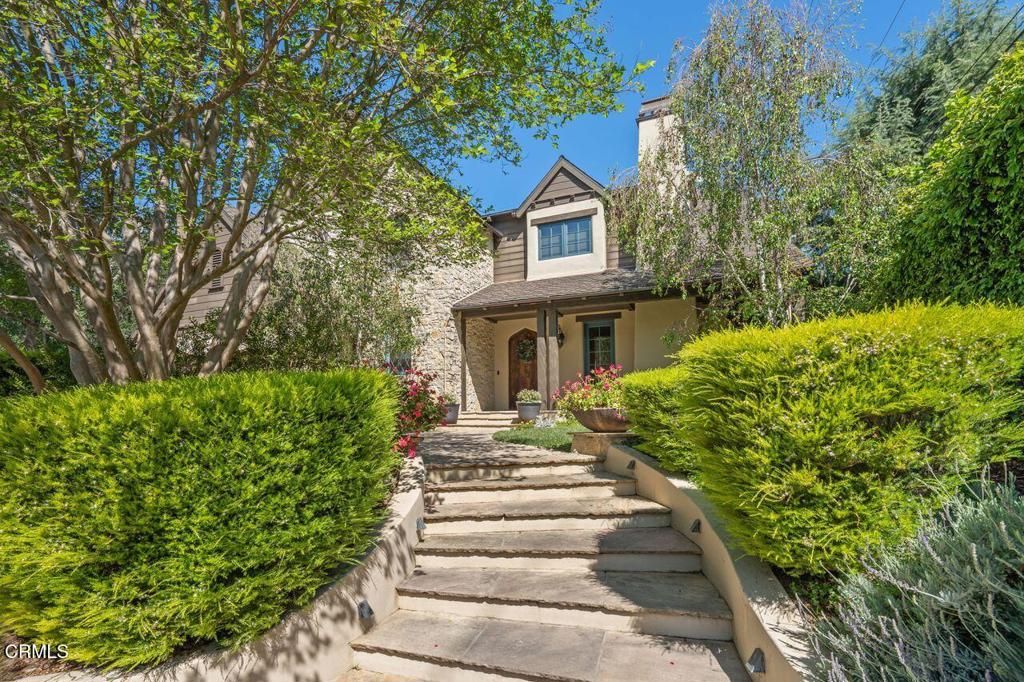 Photo of 951 Descanso Drive, La Canada Flintridge, CA 91011 (MLS # P1-26444)