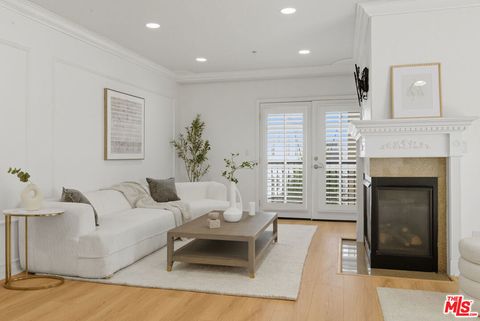 Tiny photo for 11826 Dorothy Street #202, Los Angeles, CA 90049 (MLS # 25602629)