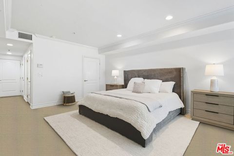 Tiny photo for 11826 Dorothy Street #202, Los Angeles, CA 90049 (MLS # 25602629)
