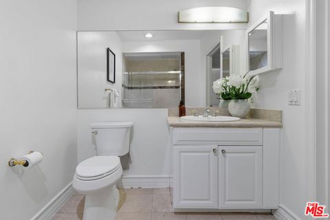 Tiny photo for 11826 Dorothy Street #202, Los Angeles, CA 90049 (MLS # 25602629)