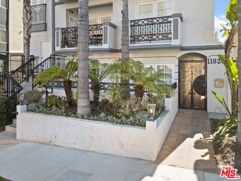 Tiny photo for 11826 Dorothy Street #202, Los Angeles, CA 90049 (MLS # 25602629)