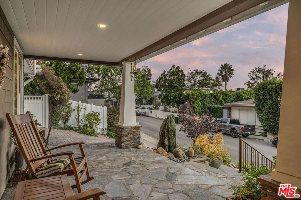 Photo of 13481 Bayliss Road, Los Angeles, CA 90049 (MLS # 25586411)