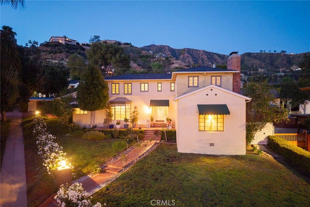 Photo of 537 Cumberland Rd, Glendale, CA 91202 (MLS # GD26079153)